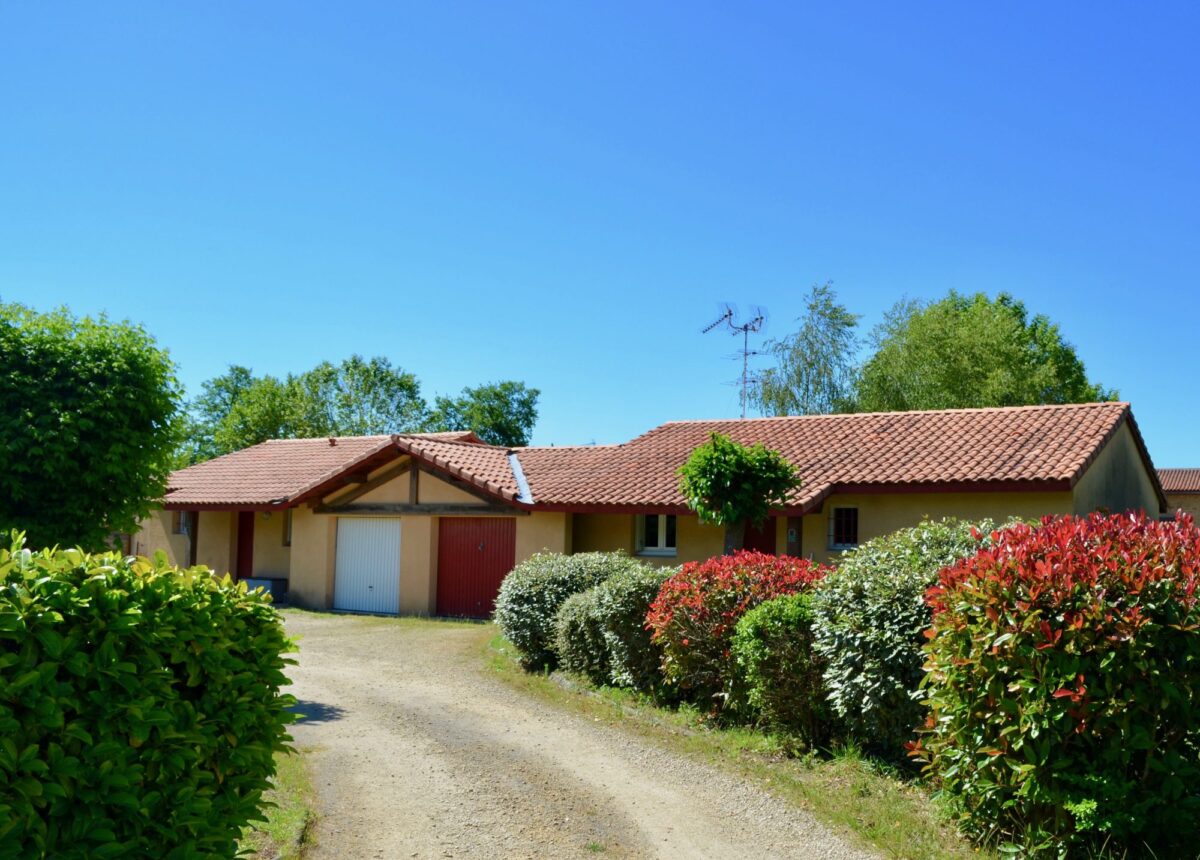 Hameau de la Fontaine-Uchacq et Parentis